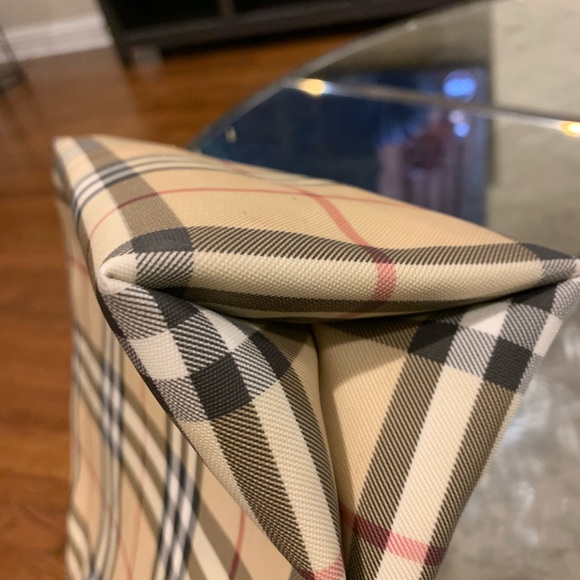 Burberry Novacheck Medium Tote - Picture 11 of 12